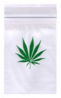 100 Zip-Bags 70 x 100 mm, with hemp leaf